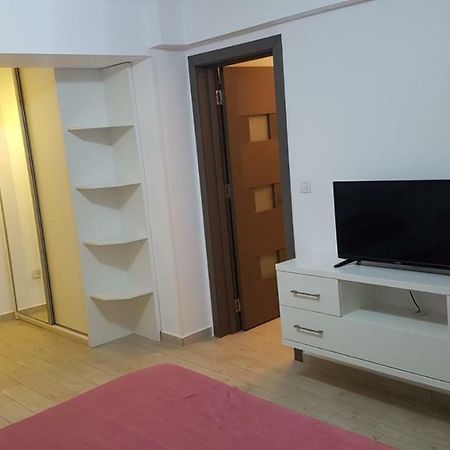 Tina Apartament 2 Craiova Exterior photo